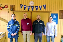 Auf dem Foto (v.l.): Marcel Diekneite (THW Regionalstelle Münster), Bernhard Daldrup MdB, Markus Freitag (THW Oelde) und Lukas Sembowski (SPD Ortsverein Oelde)