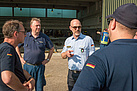 Auf dem Foto v.l.n.r.: Thomas Warwel, Leiter „Verband Logistik“; Jens Schragner, Leiter „System BR West“; Nicolas Hefner, THW-Landesbeauftragter NRW